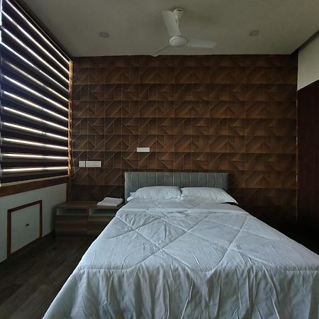 Отель Marina Lounge Коччи Экстерьер фото